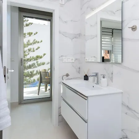 Espanatour Valeria تورّيفيِخا